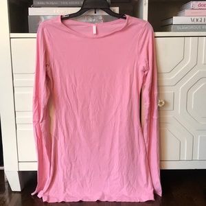 Lululemon pink tee